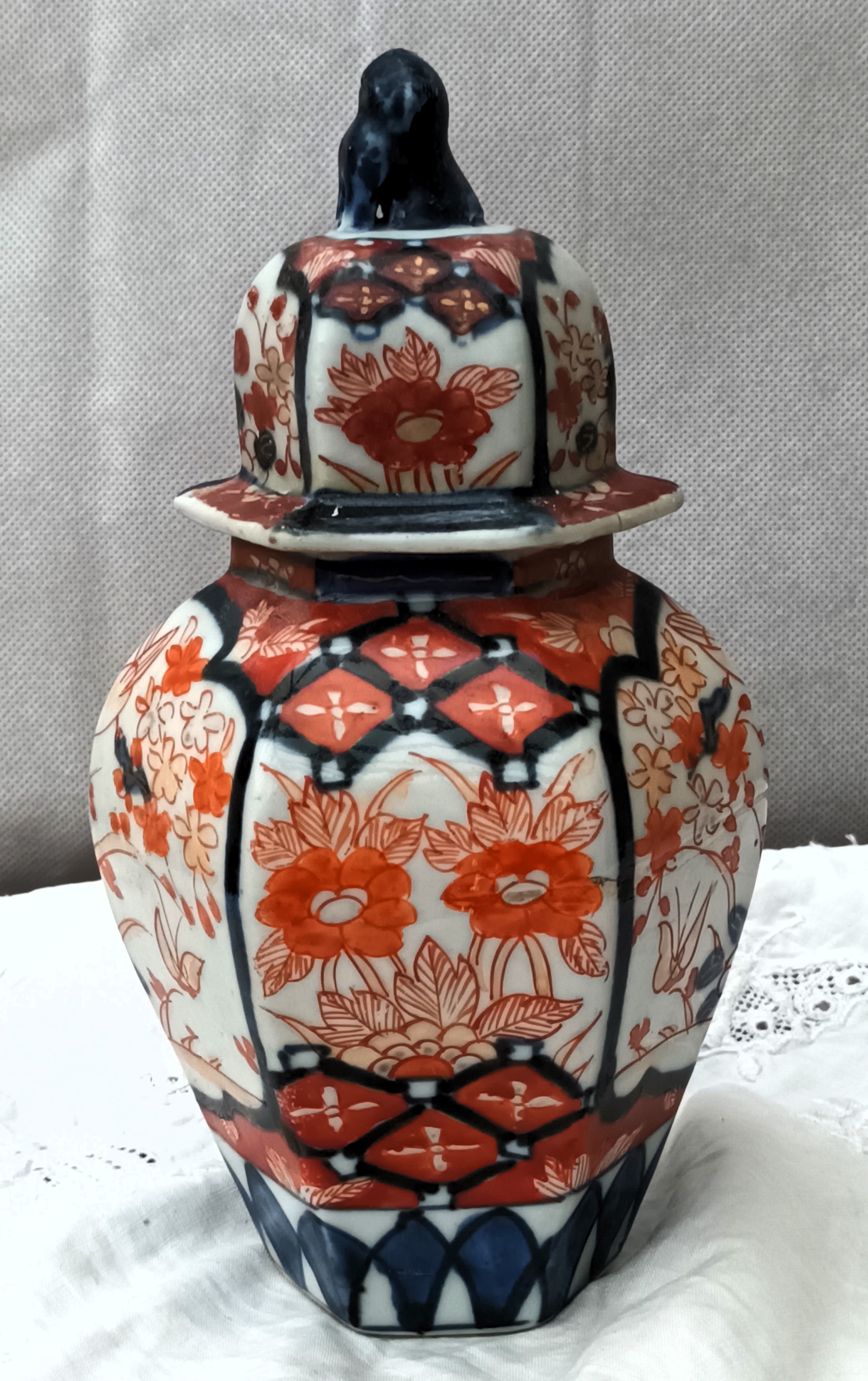 Antique Japanese Meiji Period Imari Porcelain Vase & Cover - Image 6